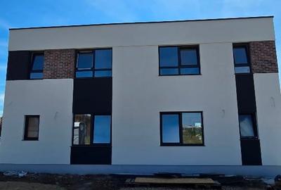 Duplex cu 5 camere cu Teren 277 Mp în Torontalului - 2