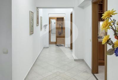 Vanzare apartament 3 camere – Ultracentral, Bloc Scala, Bd. Magheru - 10