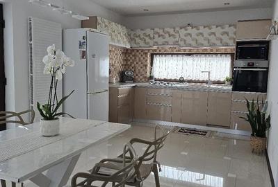 Casă cu 4 camere cu Teren 800 Mp în Pleașa - 1