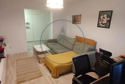 Ap.3 camere, decomandat, complet mobilat, beci, loc parcare central - 1