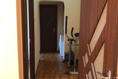Apartament cu 3 camere decomandat în Tineretului - 2