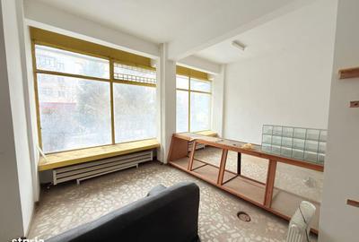 Spațiu comercial, de 120 mp, în Central - 3