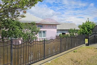 Casă  cu 3 camere, teren intravilan de 1300mp în Ipotești Tișăuți, SV - 23