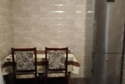 Inchiriez.apartament in centru decomandat , etajul 1 - 3