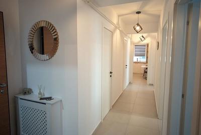 Apartament cu 3 camere decomandat în Tractorul - 16