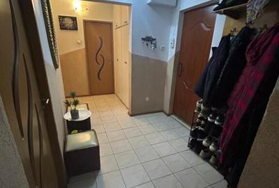 Apartament cu 3 camere decomandat în Traian - 4