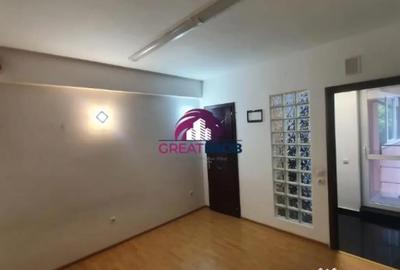 Casă cu 11 camere cu Teren 220 Mp în Dacia - 1