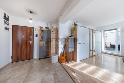 Apartament cu 2 camere, mobilat în Tractorul - 5