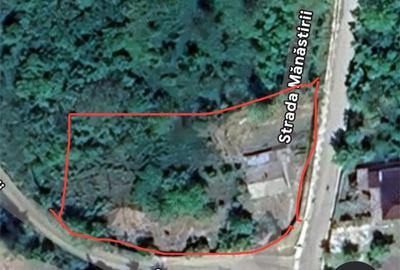 Casa de vanzare 1400mp - 1