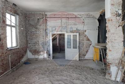 Spațiu comercial, de 68.339996337891 mp, în Ultracentral - 15