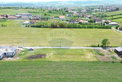 Teren de 575 mp, în Est - 2