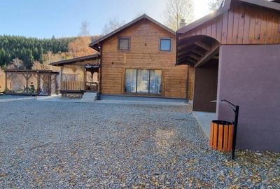 Casa de vacanta, 5 camere, 130 mp, teren 1000 mp, zona Valea Ierii