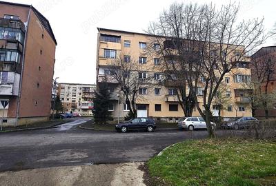Apartament cu 3 camere decomandat în Micro 17 - 14