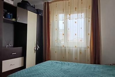 Apartament cu 3 camere semidecomandat în Calea București - 1
