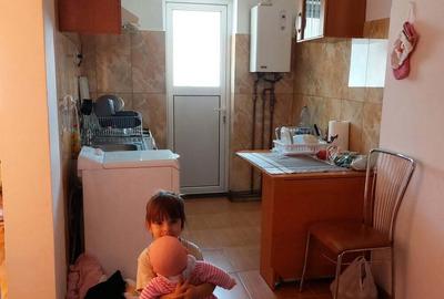 Apartament cu 3 camere semidecomandat în Brezoi - 4