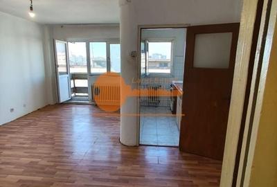 Garsoniera Gorjului-Bloc mixt(200 m metrou-1981) - 1