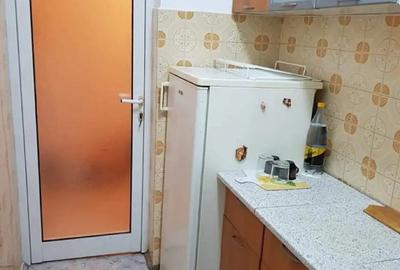 Proprietar!! Vand ap 2 camere - 4