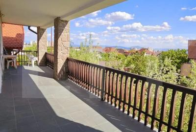 Casă cu 6 camere cu Teren 302 Mp în Semicentral - 2