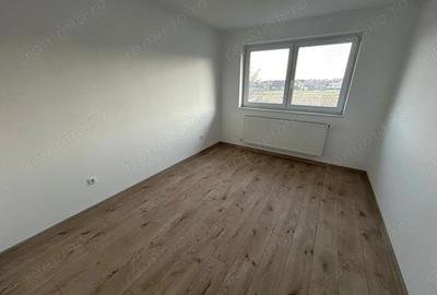 Casă cu 4 camere cu Teren 375 Mp în Micești