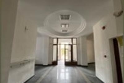 Birou, 742 mp în Central - 12