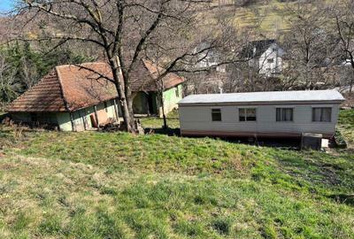 Casă cu 4 camere în Central