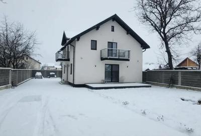 Casă cu 4 camere în Rus - 2