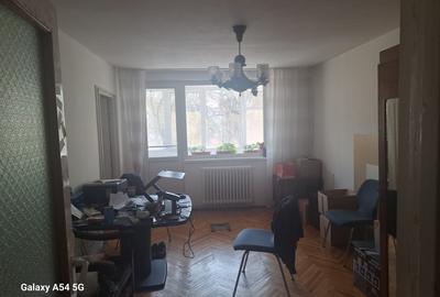 Apartament cu 2 camere decomandat în Tudor - 9