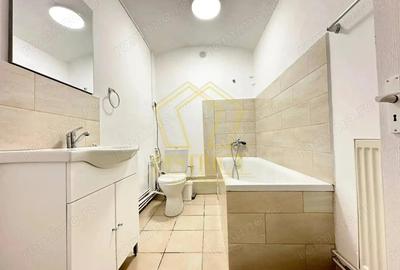 Spațiu comercial, de 121 mp, în Central - 3