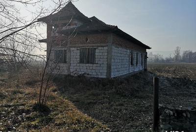 Casă cu 7 camere cu Teren 5000 Mp în Grădiștea - 3