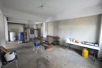 Spațiu comercial, de 308 mp, în Central - 17