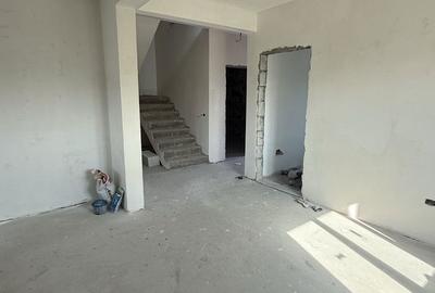 Casă cu 4 camere în Central - 3