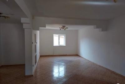 Casă cu 4 camere în Central - 7
