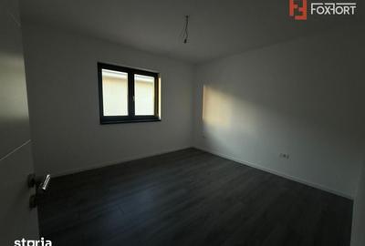 Casă cu 5 camere cu Teren 300 Mp în Giroc