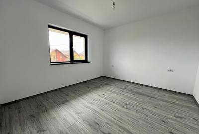 Casă cu 4 camere cu Teren 250 Mp în Horpaz