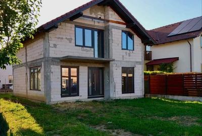 Casă cu 3 camere în Livada - 2