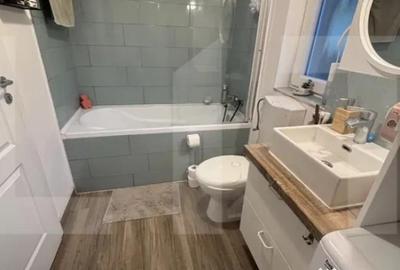 Casă cu 5 camere cu Teren 350 Mp în Moșnița Nouă