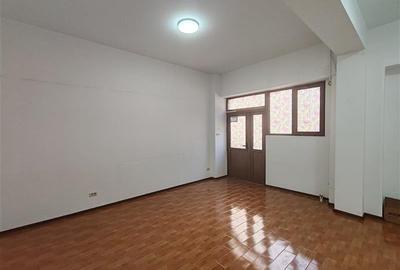 De vanzare spatiu comercial zona Centru - 1