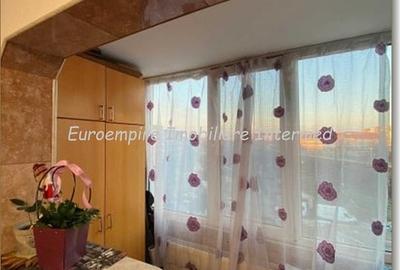 De vanzare apartament cu 2 camere, zona KM 5 - 2