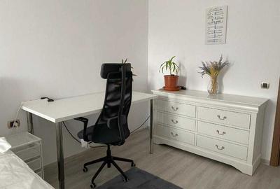 Apartament cu 3 camere decomandat în Exterior Vest