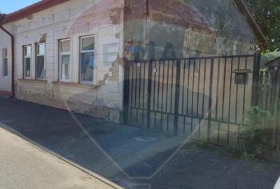 Casa / Vila cu 4 camere de vanzare in zona Sud-Est - 1