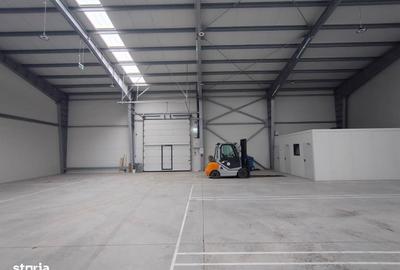 Spațiu comercial, de 1,800 mp, în Central - 4