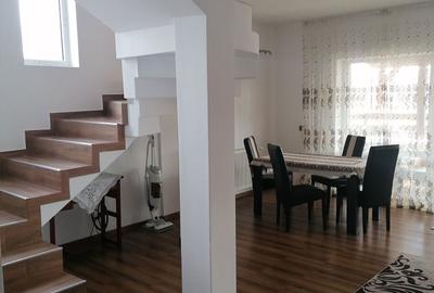 Casă cu 4 camere în Central - 2