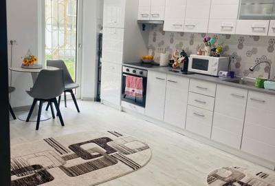 Apartament cu 3 camere decomandat în Central - 2