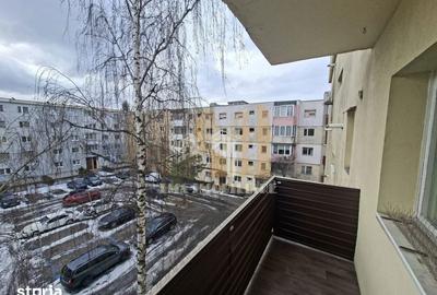 Apartament cu 3 camere decomandat, mobilat în Tractorul - 2