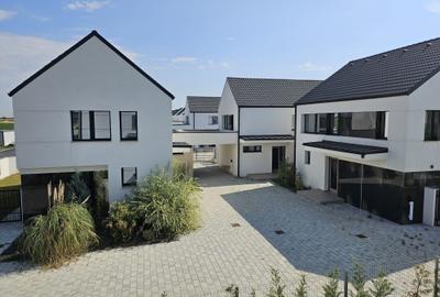 MONARCH SOLEIL -  Casa cu 3 dormitoare, 3 bai, dressing , 2 locuri parcare - 4