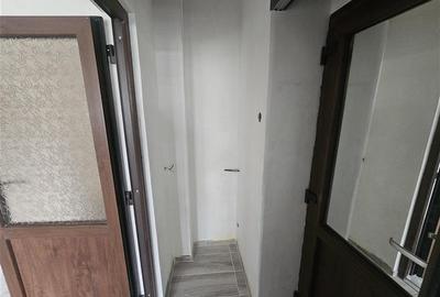 Apartament cu 2 camere semidecomandat în Micro I - 10