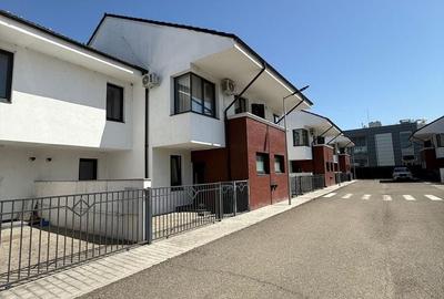 Duplex cu 4 camere cu Canalizare în Central - 3