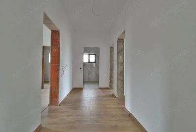 Casă cu 4 camere cu Teren 616 Mp în Săldăbagiu de Munte - 2