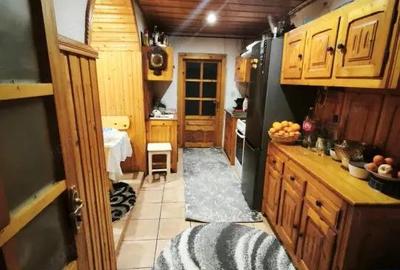 Casa de vanzare, cu 3 camere, 80 mp, 900 mp teren, Siret - 3