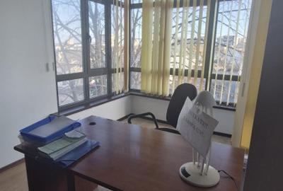 Birou, de 25 mp, în Central - 2